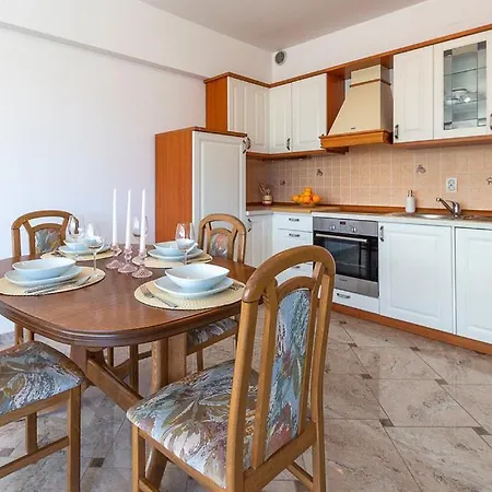 Roko Apartment *