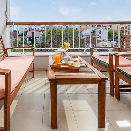Roko Apartment *