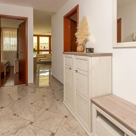 Apartment Roko *